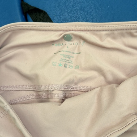 Yogalicious Leggings - Picture 4 of 5